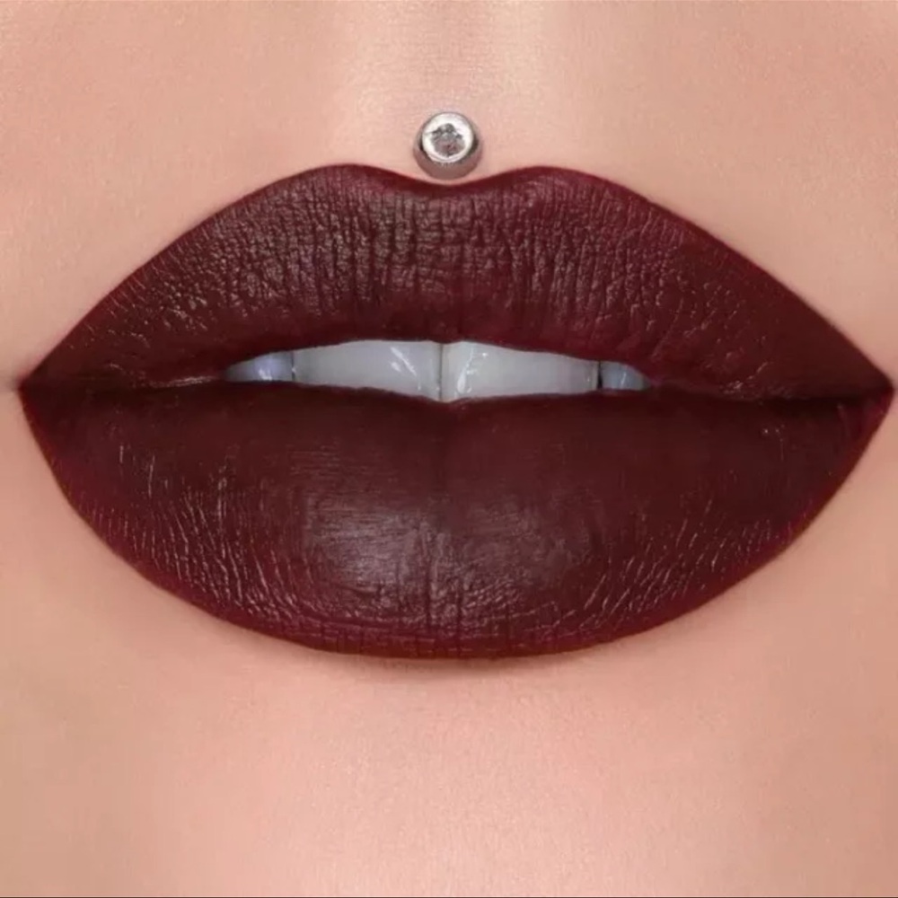 COMMUNION WINE Jeffree Star Velvet Trap